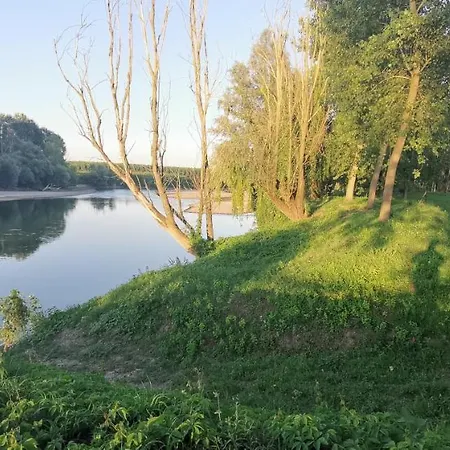 Pertini Primo Piano Nel Parco Oglio Sud Aparthotel